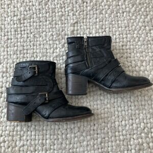 Freebird by Steven Distressed Ankle Boot Women's Size 7 Block Heels Black